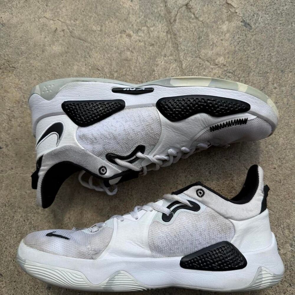 Nike Men's White and Grey Trainers